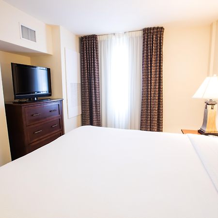 Staybridge Suites Austin Airport By Ihg Екстериор снимка