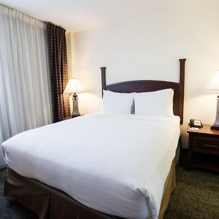 Staybridge Suites Austin Airport By Ihg Екстериор снимка