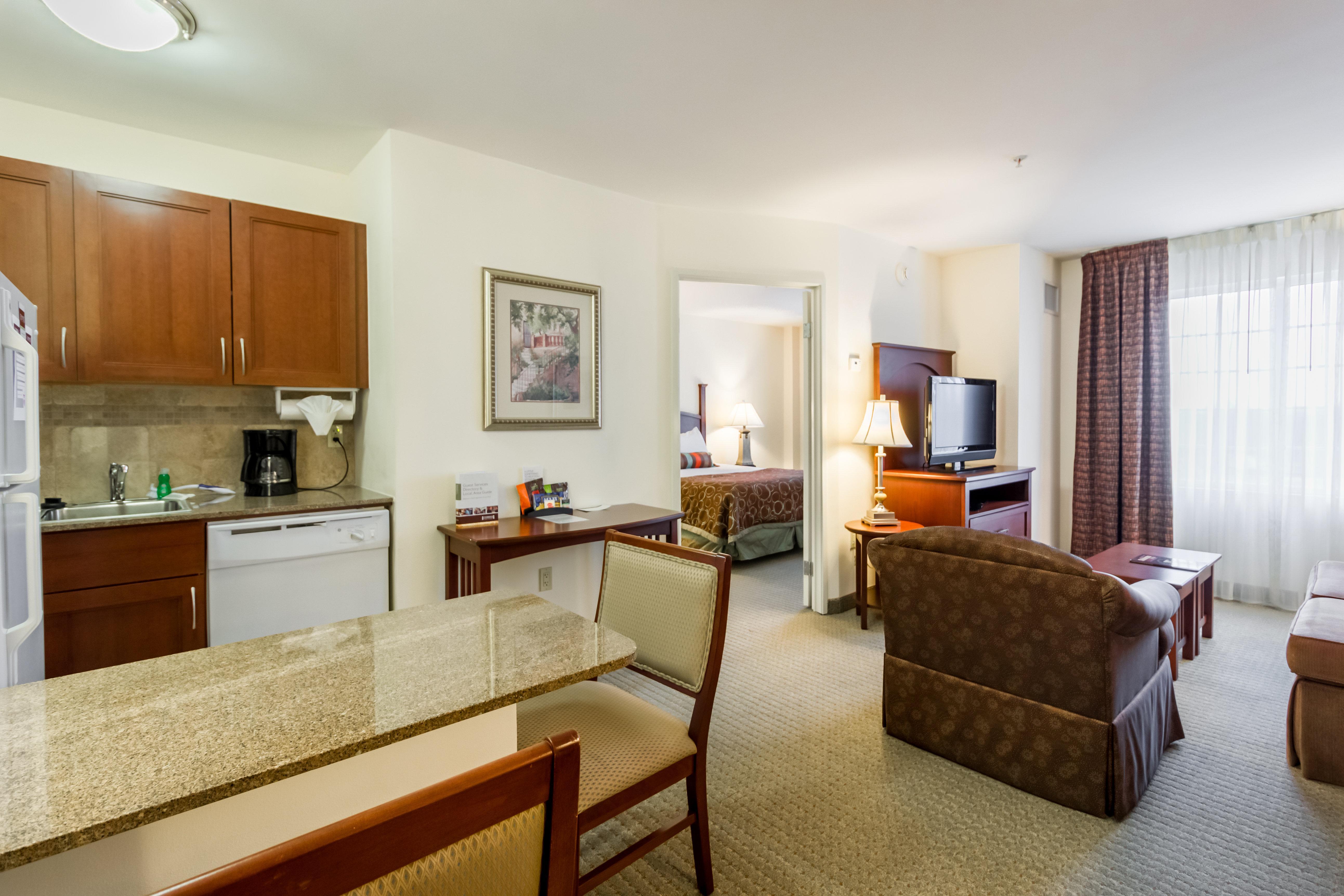 Staybridge Suites Austin Airport By Ihg Екстериор снимка