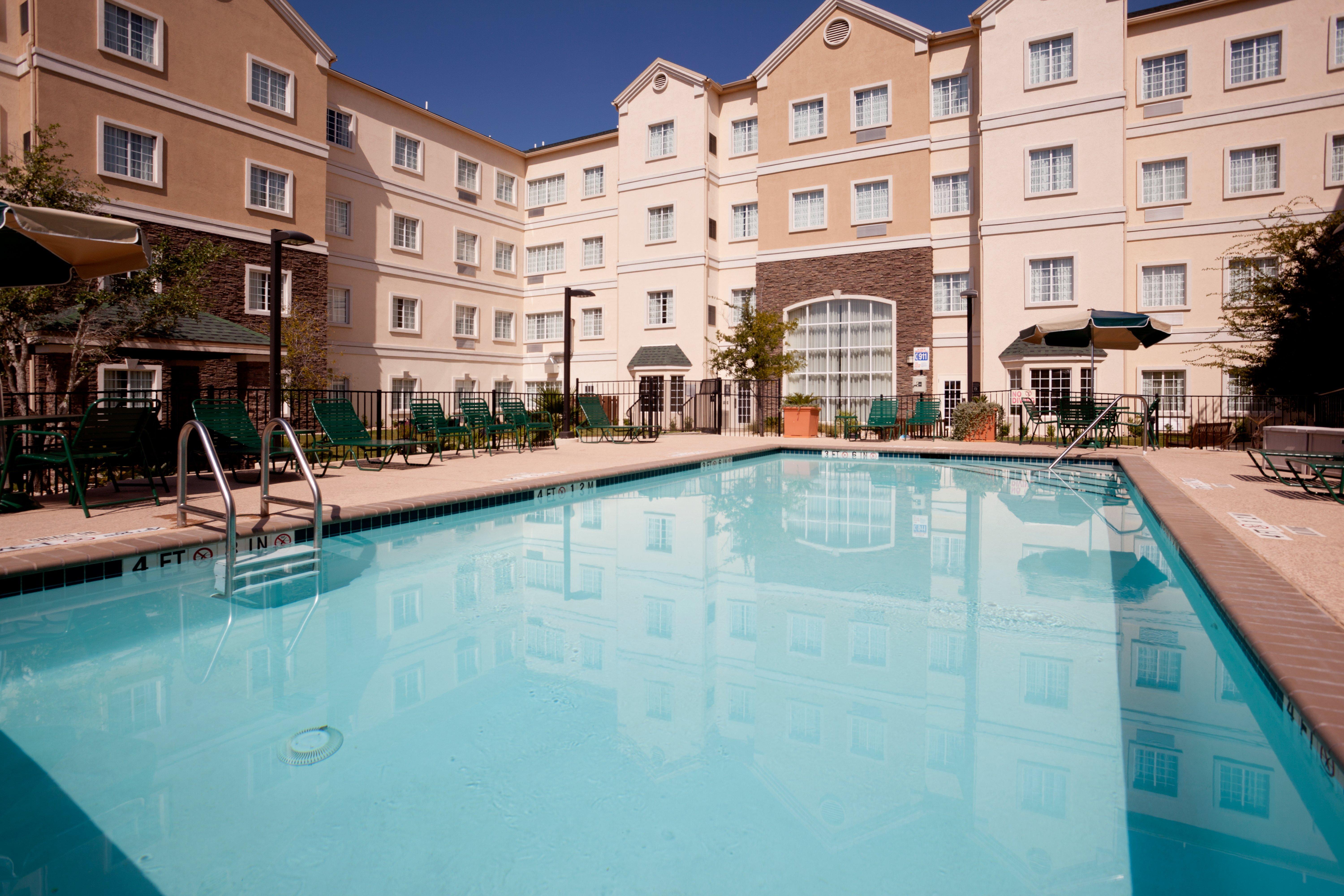Staybridge Suites Austin Airport By Ihg Екстериор снимка