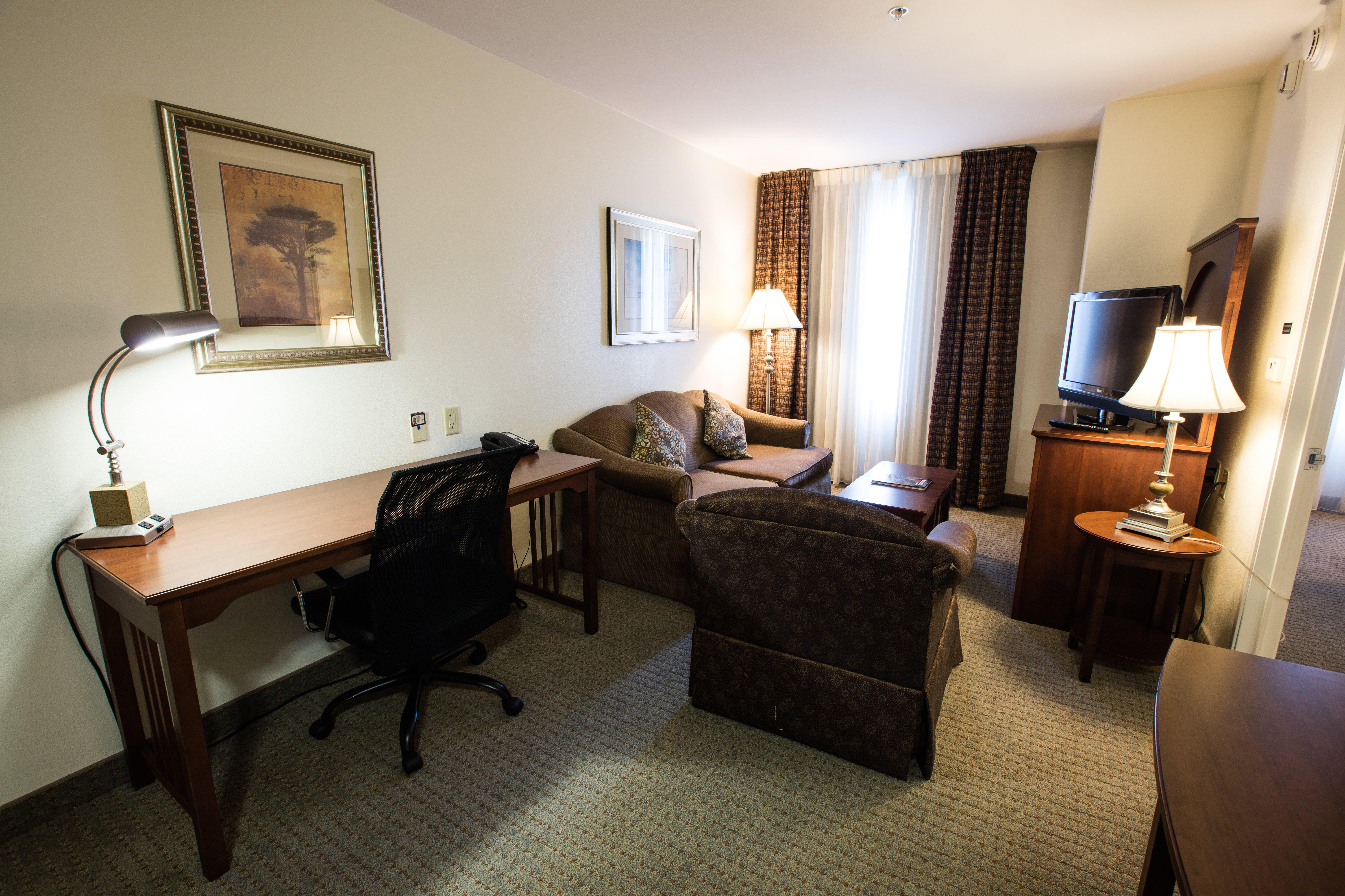 Staybridge Suites Austin Airport By Ihg Екстериор снимка
